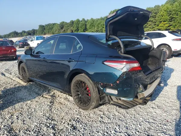 4T1B11HK5JU666472 2018 TOYOTA CAMRY - Image 2