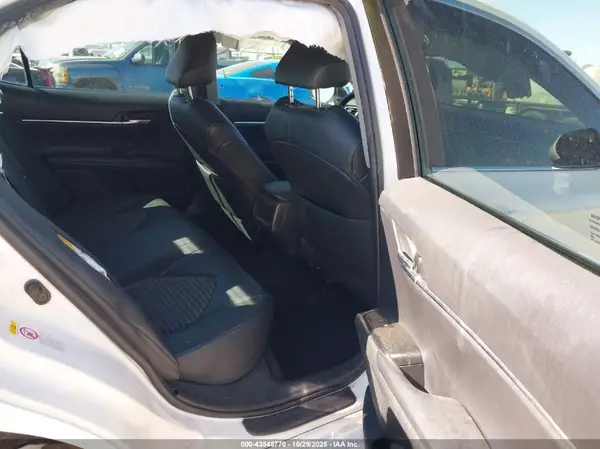 4T1B11HK5JU667203 2018 TOYOTA CAMRY - Image 8