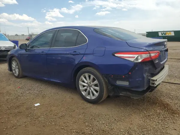 4T1B11HK5JU667394 2018 TOYOTA CAMRY - Image 2