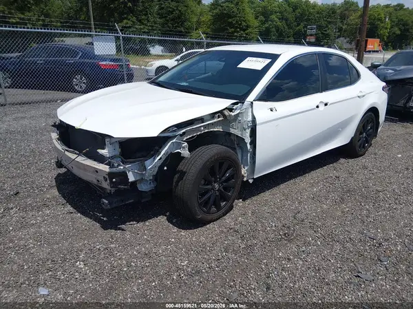 4T1B11HK5JU667444 2018 TOYOTA CAMRY - Image 2