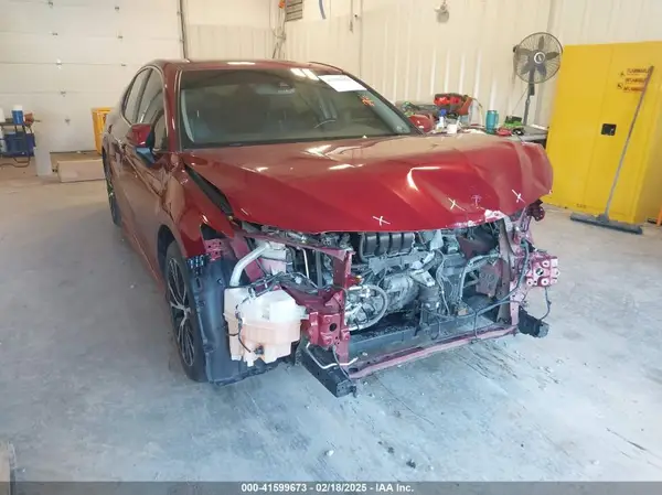 4T1B11HK5JU667671 2018 TOYOTA CAMRY - Image 1