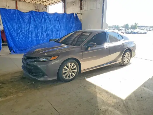 4T1B11HK5JU668450 2018 TOYOTA CAMRY - Image 1