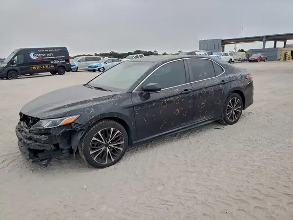 4T1B11HK5JU668996 2018 TOYOTA CAMRY - Image 1