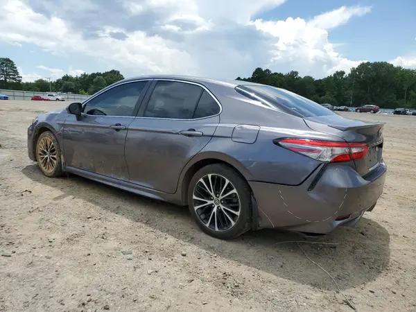 4T1B11HK5JU671395 2018 TOYOTA CAMRY - Image 2
