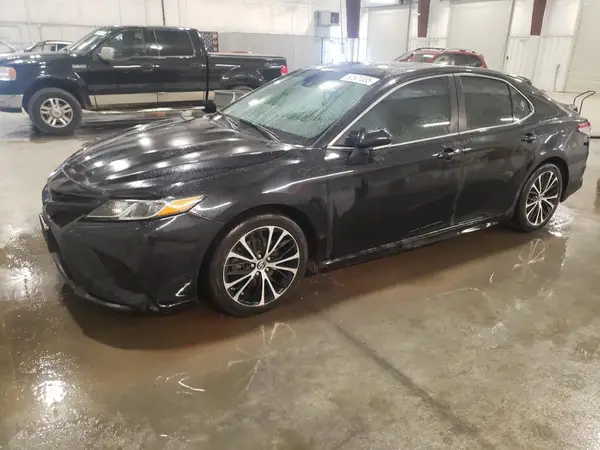 4T1B11HK5JU672885 2018 TOYOTA CAMRY - Image 1