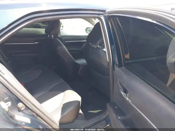 4T1B11HK5JU674359 2018 TOYOTA CAMRY - Image 8
