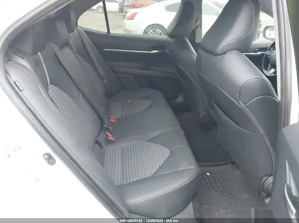 4T1B11HK5JU674586 2018 TOYOTA CAMRY - Image 8