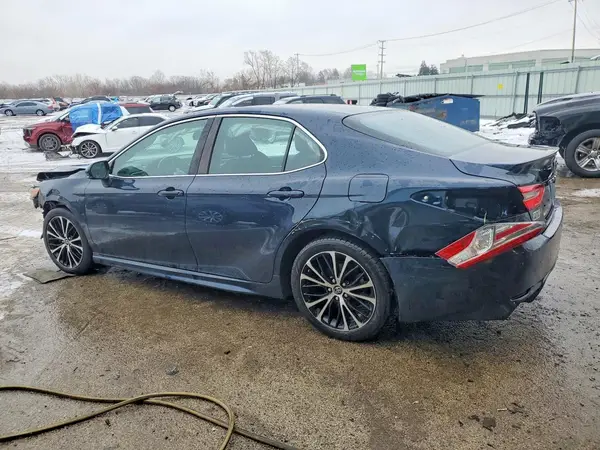 4T1B11HK5JU675804 2018 TOYOTA CAMRY - Image 2