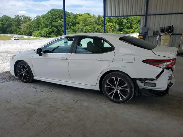 4T1B11HK5JU676970 2018 TOYOTA CAMRY - Image 2