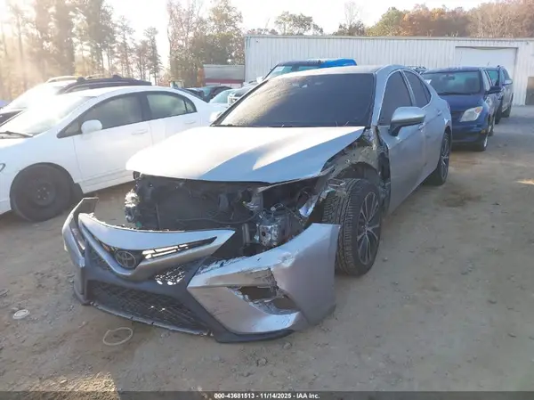 4T1B11HK5JU677634 2018 TOYOTA CAMRY - Image 2