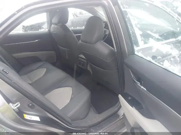 4T1B11HK5KU163526 2019 TOYOTA CAMRY - Image 8
