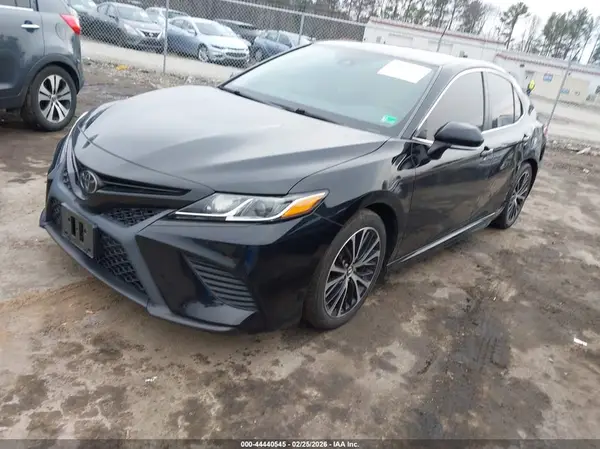 4T1B11HK5KU164742 2019 TOYOTA CAMRY - Image 2
