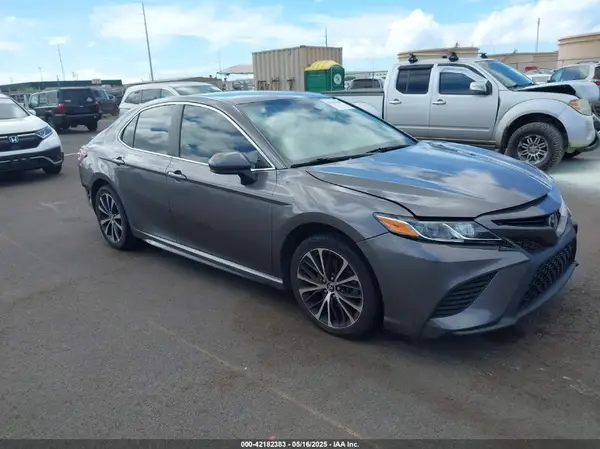 4T1B11HK5KU165065 2019 TOYOTA CAMRY - Image 1