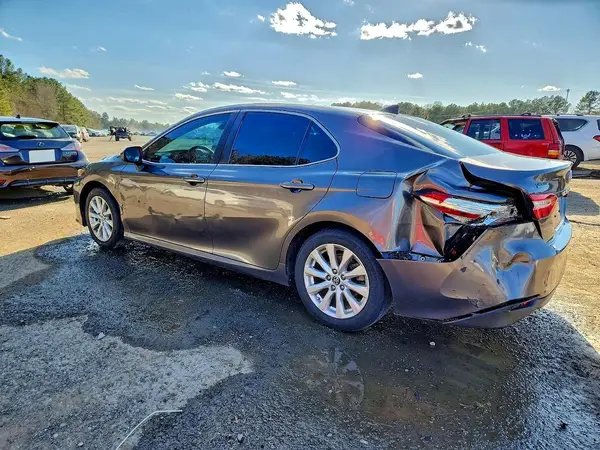 4T1B11HK5KU173988 2019 TOYOTA CAMRY - Image 2