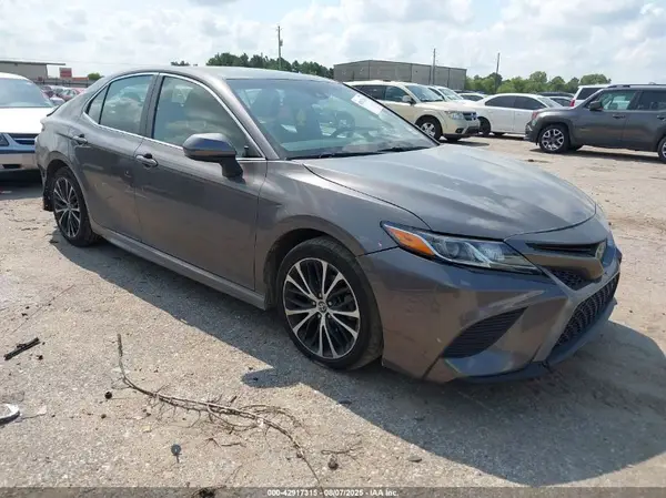 4T1B11HK5KU174932 2019 TOYOTA CAMRY - Image 1