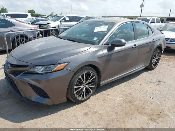 4T1B11HK5KU174932 2019 TOYOTA CAMRY - Image 2