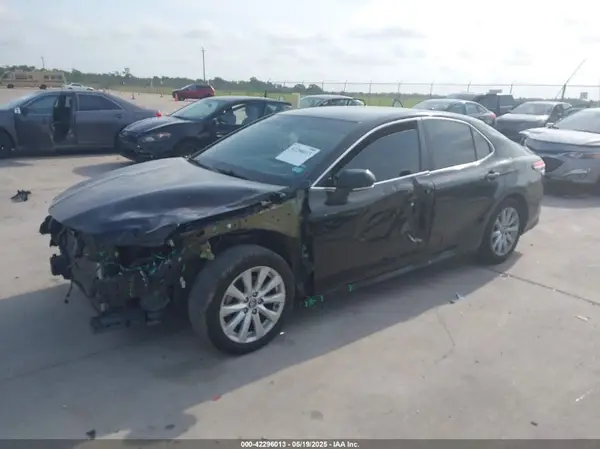 4T1B11HK5KU177832 2019 TOYOTA CAMRY - Image 2