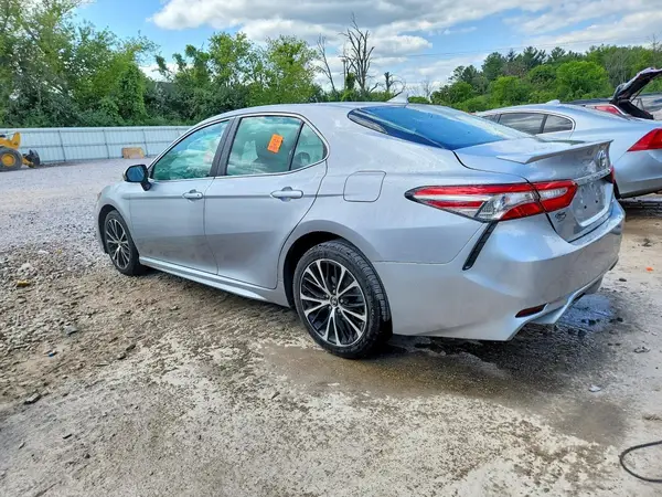 4T1B11HK5KU180228 2019 TOYOTA CAMRY - Image 2