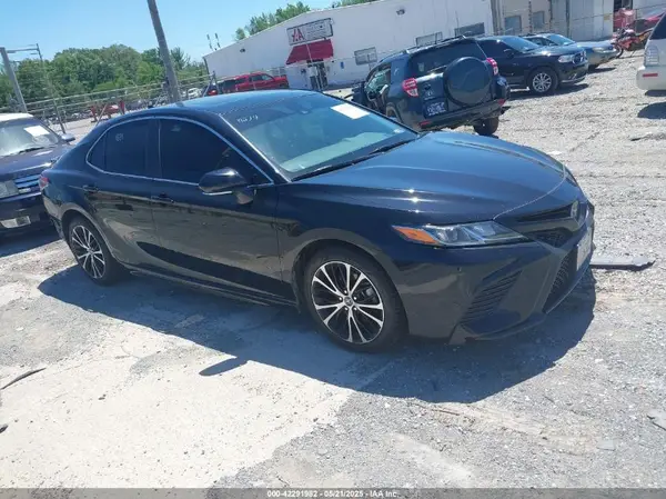 4T1B11HK5KU180665 2019 TOYOTA CAMRY - Image 1