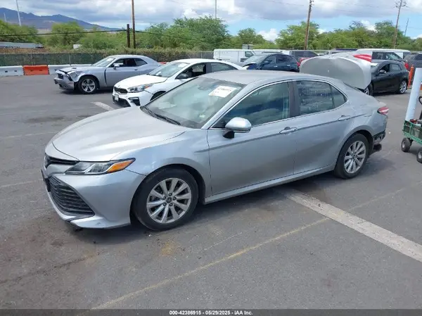 4T1B11HK5KU184604 2019 TOYOTA CAMRY - Image 2