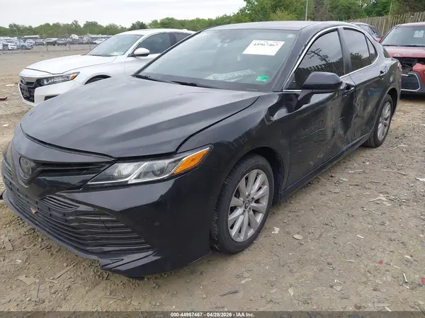 4T1B11HK5KU185865 2019 TOYOTA CAMRY - Image 2