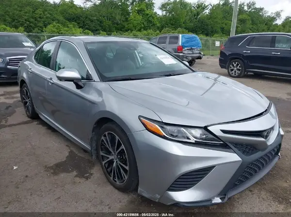 4T1B11HK5KU186126 2019 TOYOTA CAMRY - Image 1