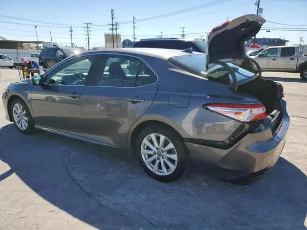 4T1B11HK5KU192136 2019 TOYOTA CAMRY - Image 2