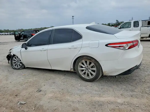 4T1B11HK5KU196087 2019 TOYOTA CAMRY - Image 2