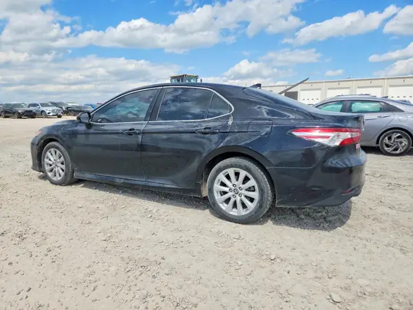 4T1B11HK5KU199877 2019 TOYOTA CAMRY - Image 2