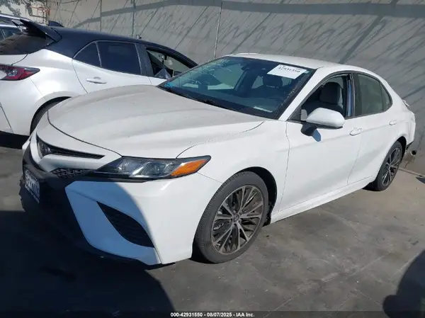 4T1B11HK5KU202700 2019 TOYOTA CAMRY - Image 2