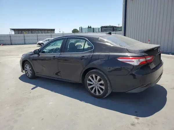 4T1B11HK5KU203958 2019 TOYOTA CAMRY - Image 2