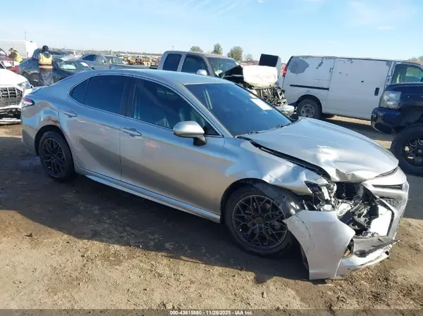 4T1B11HK5KU207055 2019 TOYOTA CAMRY - Image 1