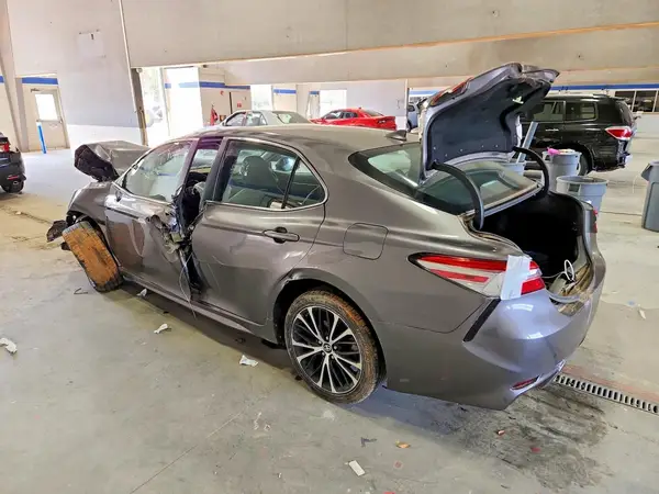 4T1B11HK5KU209825 2019 TOYOTA CAMRY - Image 2