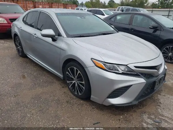 4T1B11HK5KU209940 2019 TOYOTA CAMRY - Image 1
