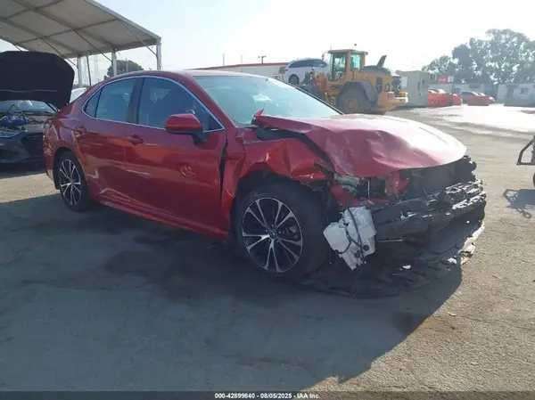 4T1B11HK5KU211073 2019 TOYOTA CAMRY - Image 1