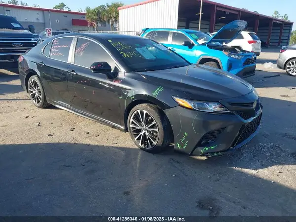 4T1B11HK5KU212045 2019 TOYOTA CAMRY - Image 1