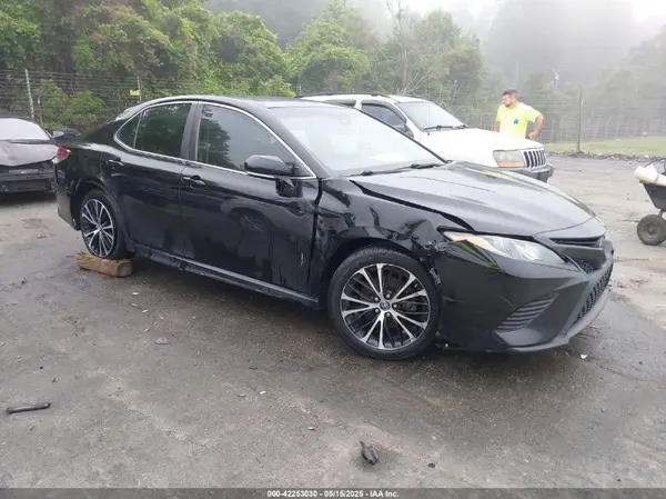 4T1B11HK5KU212868 2019 TOYOTA CAMRY - Image 1
