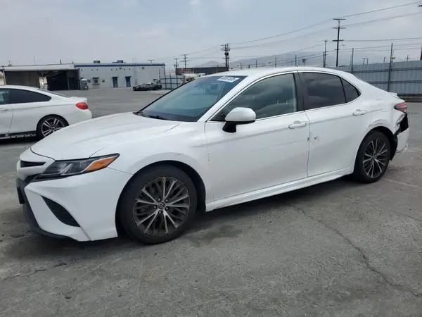 4T1B11HK5KU215382 2019 TOYOTA CAMRY - Image 1