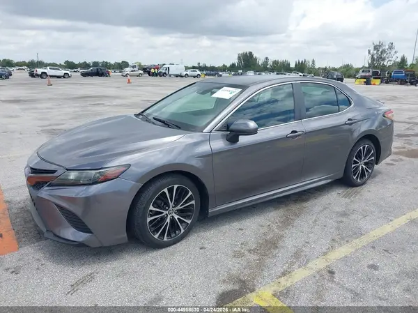 4T1B11HK5KU217438 2019 TOYOTA CAMRY - Image 2