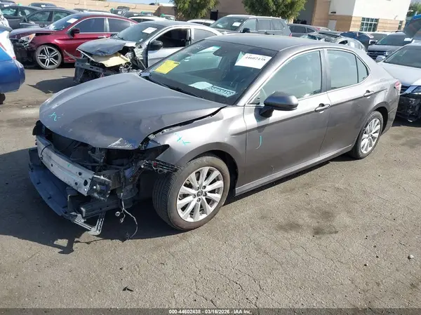 4T1B11HK5KU229735 2019 TOYOTA CAMRY - Image 2