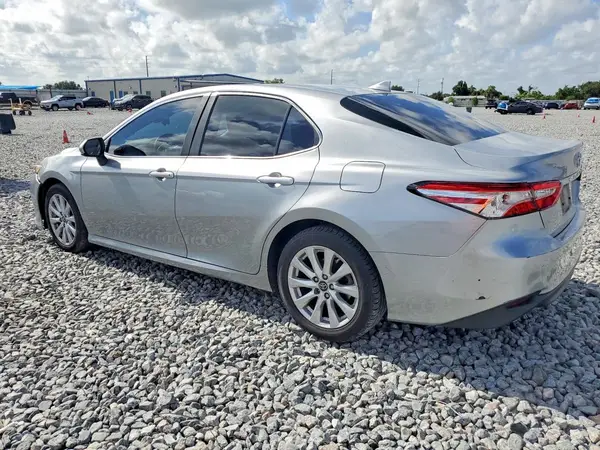 4T1B11HK5KU230917 2019 TOYOTA CAMRY - Image 2