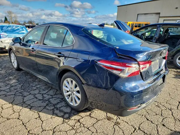 4T1B11HK5KU233512 2019 TOYOTA CAMRY - Image 2