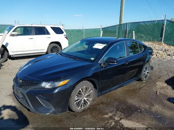 4T1B11HK5KU233641 2019 TOYOTA CAMRY - Image 2