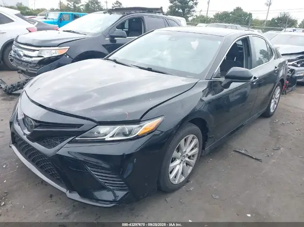 4T1B11HK5KU234319 2019 TOYOTA CAMRY - Image 2
