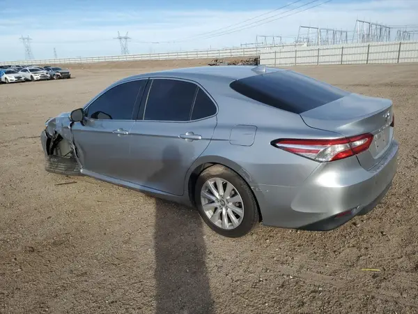 4T1B11HK5KU239357 2019 TOYOTA CAMRY - Image 2