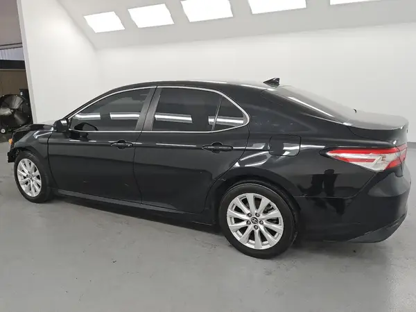 4T1B11HK5KU240184 2019 TOYOTA CAMRY - Image 2