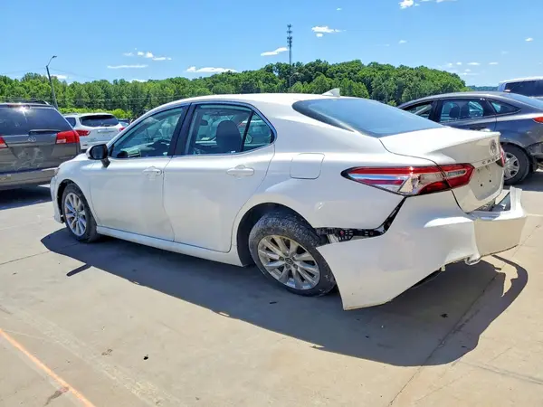 4T1B11HK5KU240203 2019 TOYOTA CAMRY - Image 2
