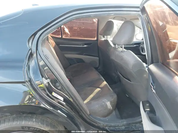4T1B11HK5KU243070 2019 TOYOTA CAMRY - Image 8