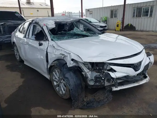 4T1B11HK5KU243179 2019 TOYOTA CAMRY - Image 1