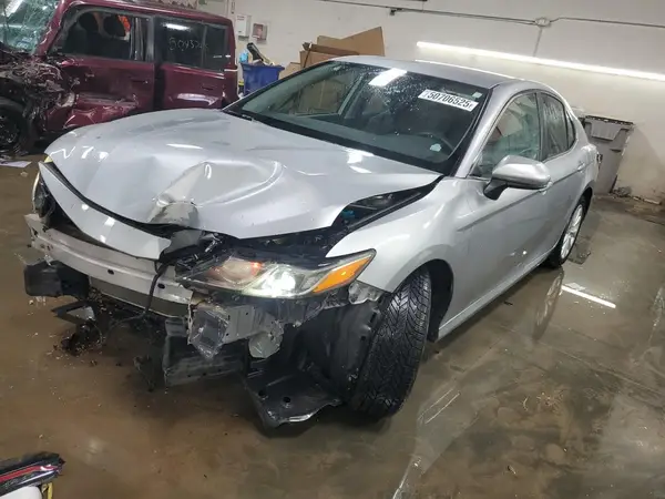 4T1B11HK5KU247393 2019 TOYOTA CAMRY - Image 1